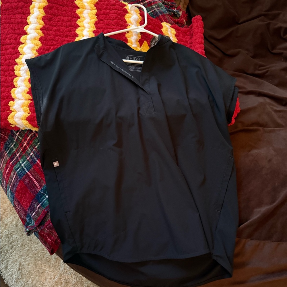 Figs Black Technical Collection Top